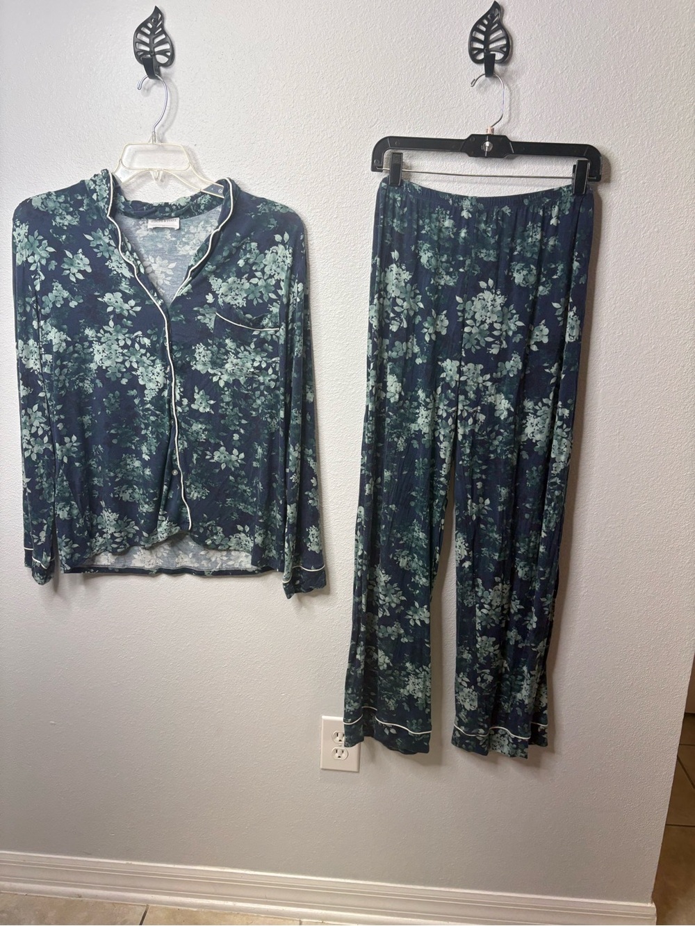 Stripe & Stare Size 1X Pajama Set